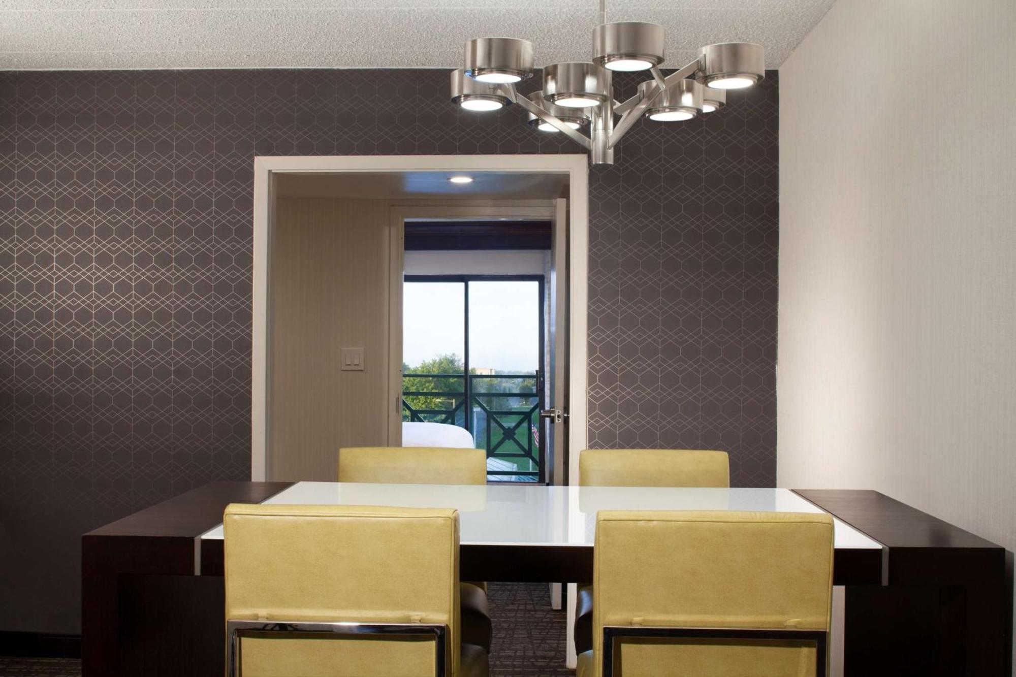 Embassy Suites By Hilton Philadelphia Airport Eksteriør bilde